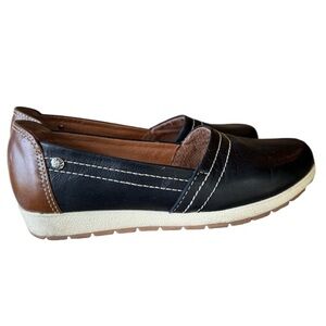 ROY ladies slip on leather loafers euro 37 US 6 1/2 very good condition